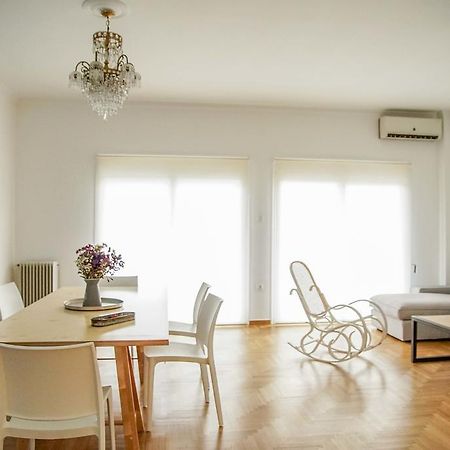 Athenian Blue - Family Apt 5' Minutes From Acropolis Museum Atenas Exterior foto